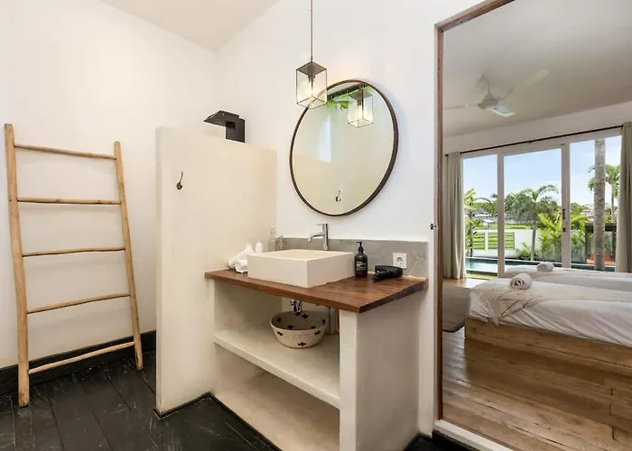 New 5br Rice Field Views Dream Escape Kerobokan